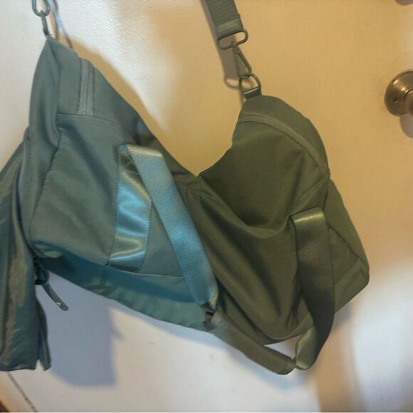 Gymshark GYM BAG travel luggage overnight backpack accessory logo shoulder bag - Picture 6 of 14